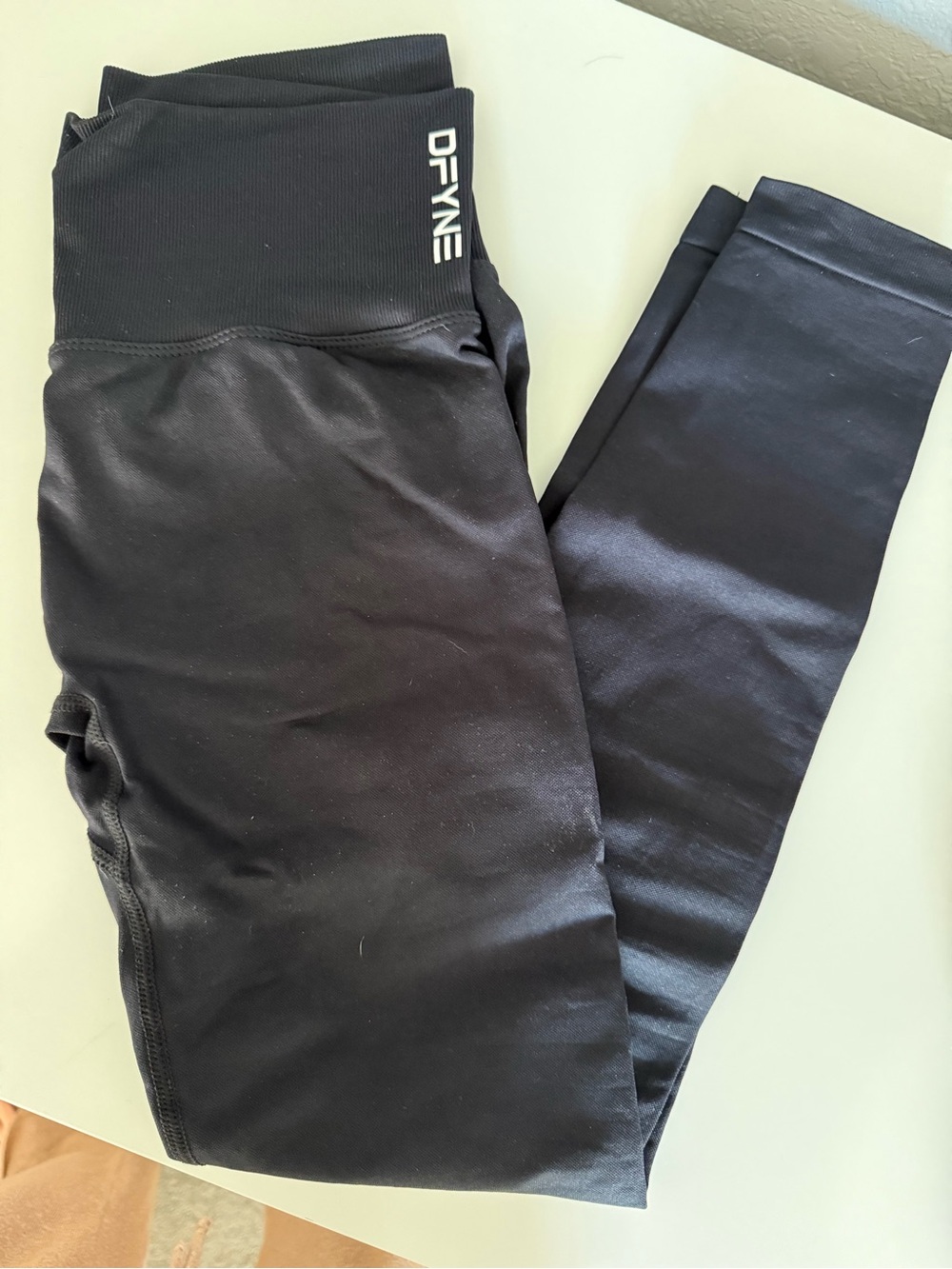 DFYNE Black dynamic leggings size S - Picture 2 of 3